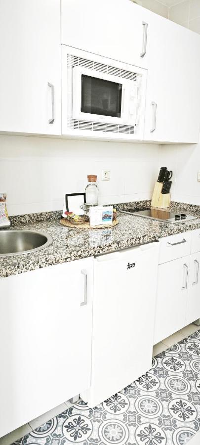 בנאלמדנה Estreno Benalbeach Vistas Al Mar Estudio Deluxe מראה חיצוני תמונה